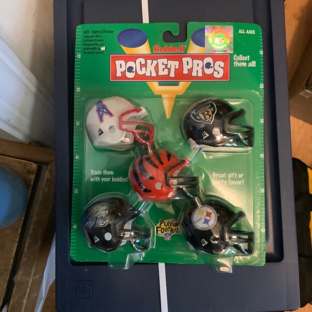 Riddle Pocket Pros AFC Central Mini Helmet